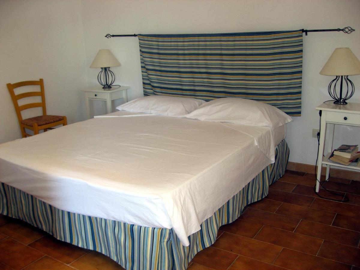 Nice Apartments In Waterfront Villa In Bosa Porto Alabe 特雷斯努拉吉斯 外观 照片